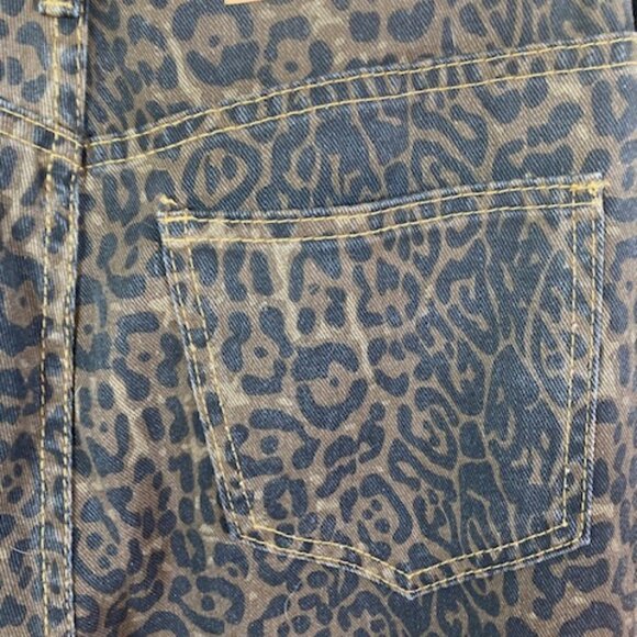 Cheetah print wide leg jeans - Picture 7 of 7